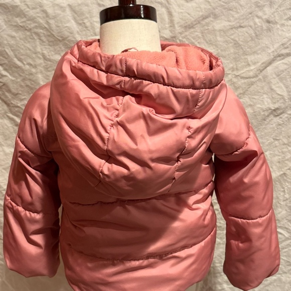 Old Navy puffer coat, 3T, coral pink - Picture 3 of 11